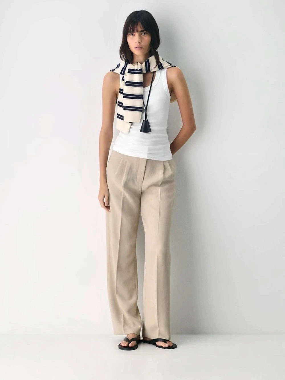 Aritzia The Effortless Pant Wide Leg Pants in Beige Size 4